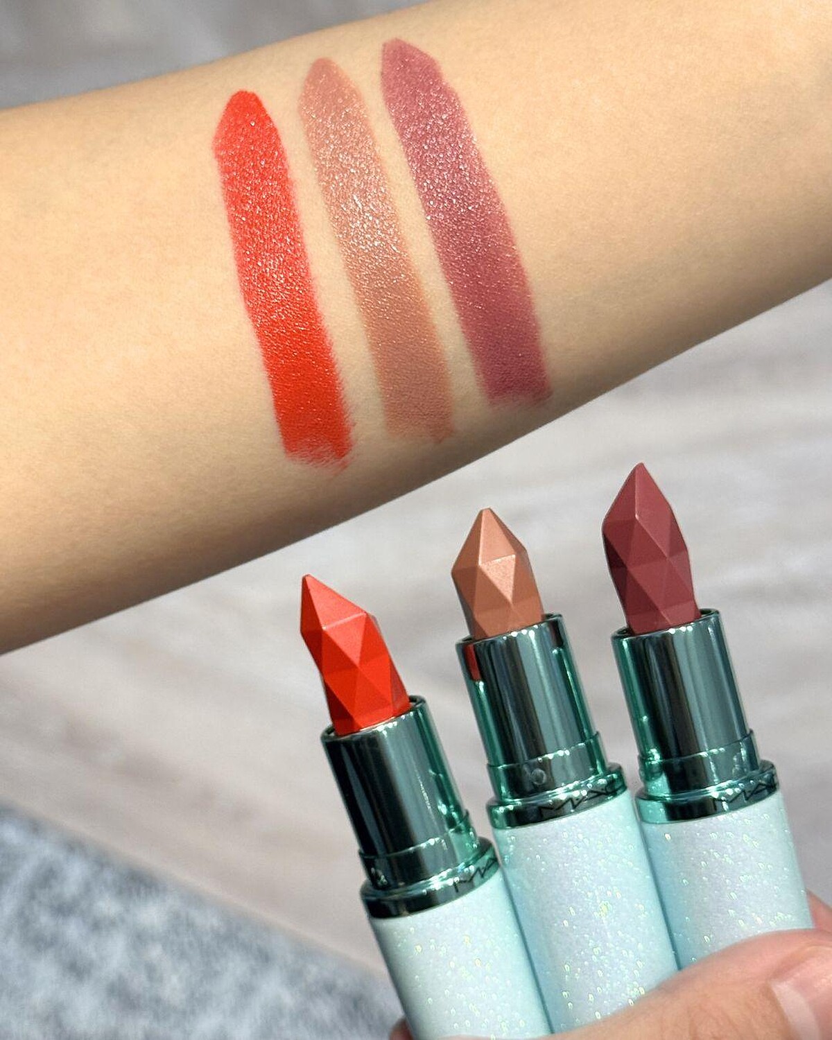 M&middot;A&middot;C 極自我緞光唇膏，NT900