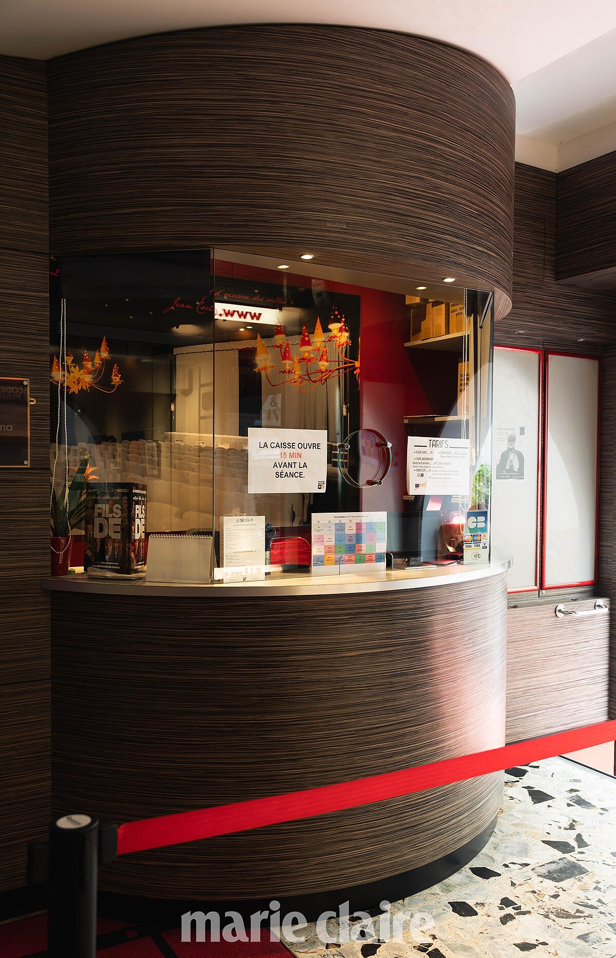 售票亭就像一個歡迎觀眾前來的停靠站，每回來到電影院都能接收到好客之情。