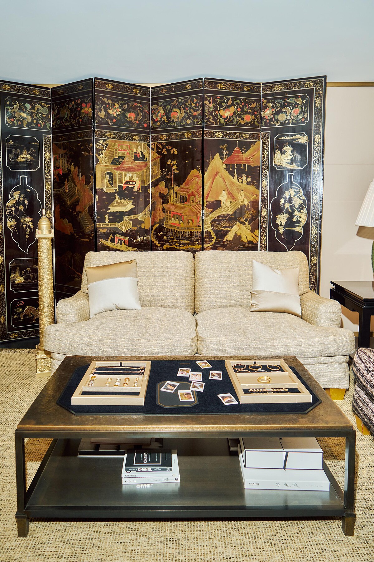 Chanel 10月於巴黎芳登廣場珠寶暨腕錶旗艦店舉行了一場 Première Galon 發表會。