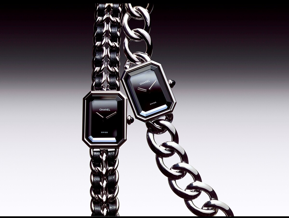 香奈兒自1987年推出首款腕錶「Premiere」至今已有二十年,為彰顯「Premiere」頂級腕錶之歷史意義, 2007年推出最新「Premiere珍珠鑽錶」,以更精緻袖珍之造型呈現國際名錶焦點。