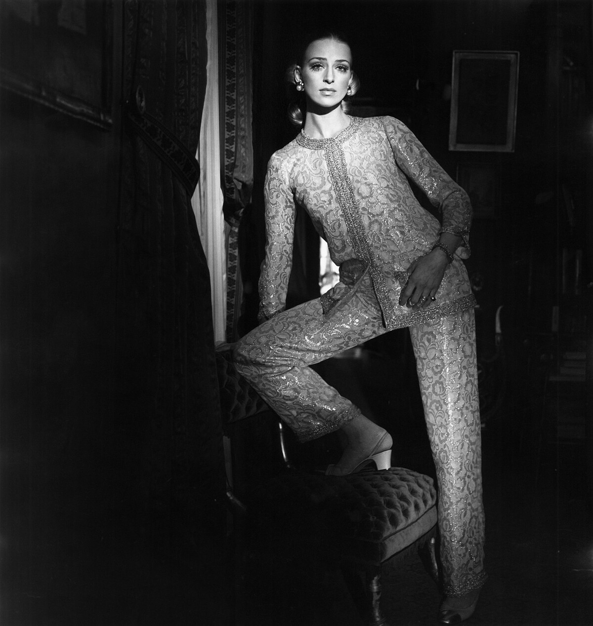 〈CHANEL editorial photographed by Henry Clarke for Vogue, 1969 — Condé Nast Archives, haute definition〉