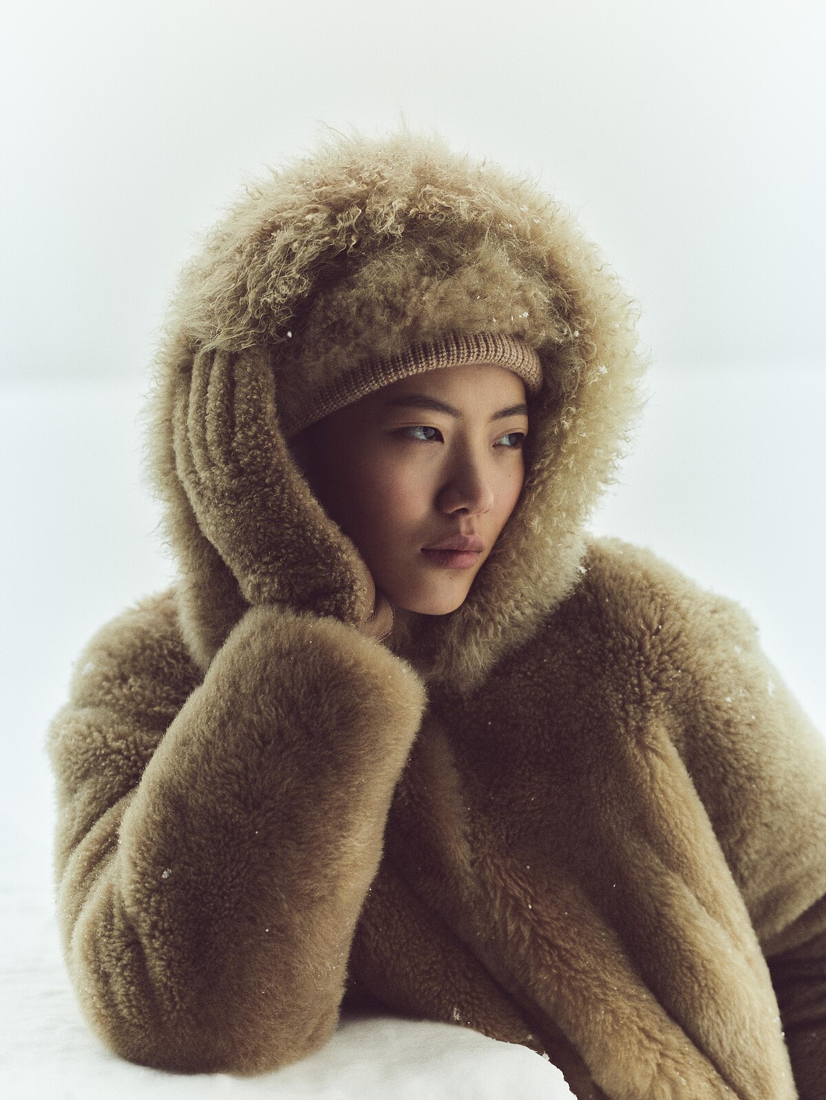 Loro Piana 以極致面料聞名於世，今年秋冬推出節日與滑雪系列。