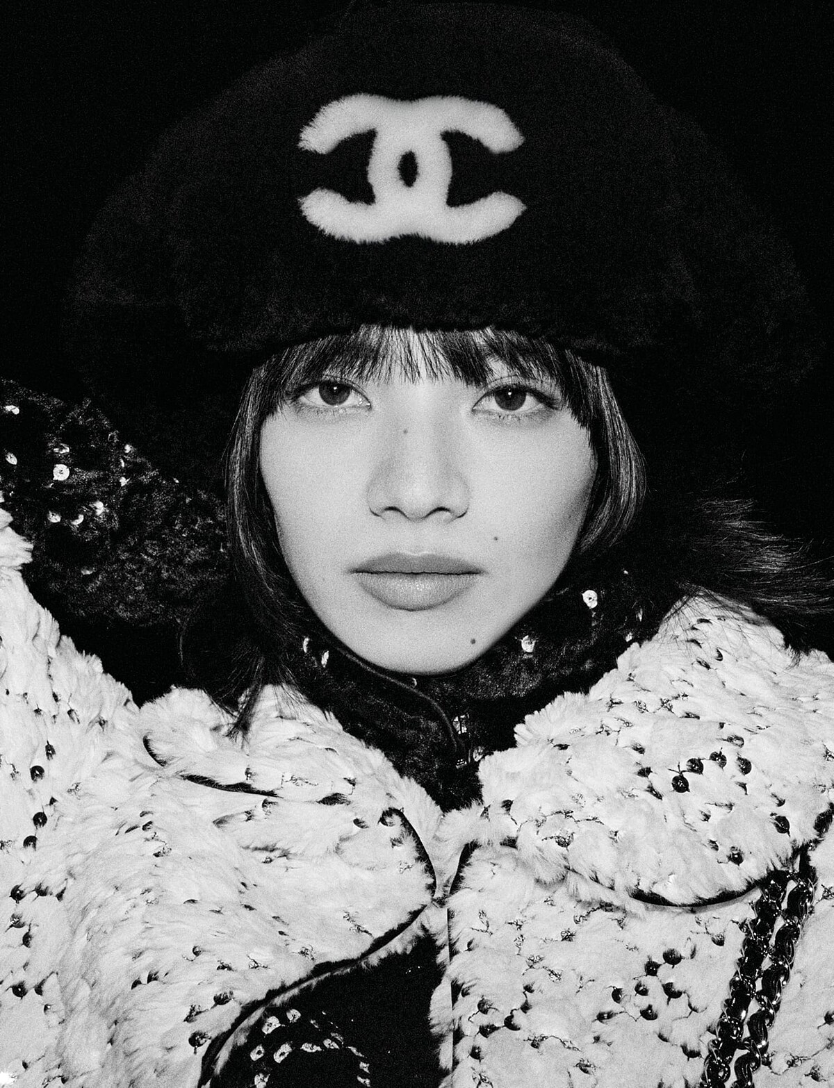 小松菜奈詮釋最新的Chanel 2025/26 COCO NEIGE系列。