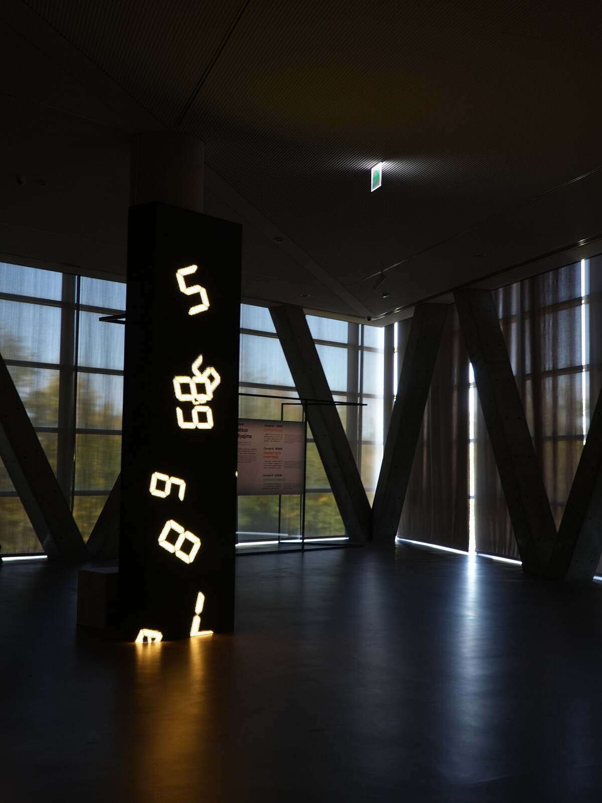 此次展出作品：〈時間瀑布〉（Time Waterfall）