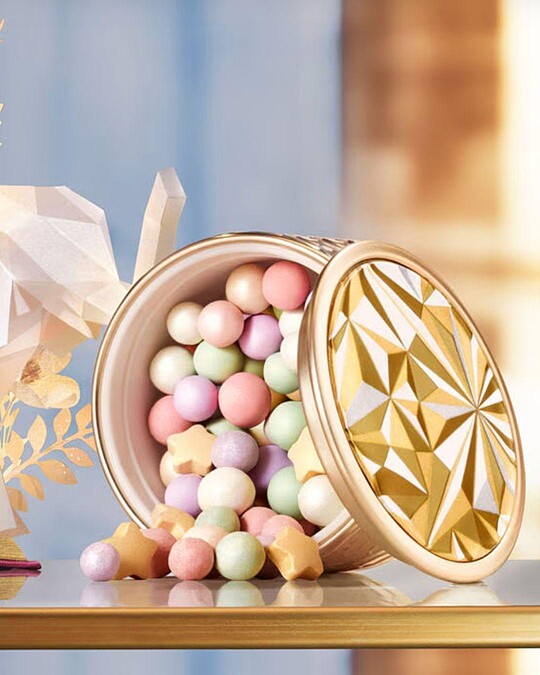 GUERLAIN 嬌蘭 星芒奇想聖誕彩妝系列：幻彩流星蜜粉球，NT2,970