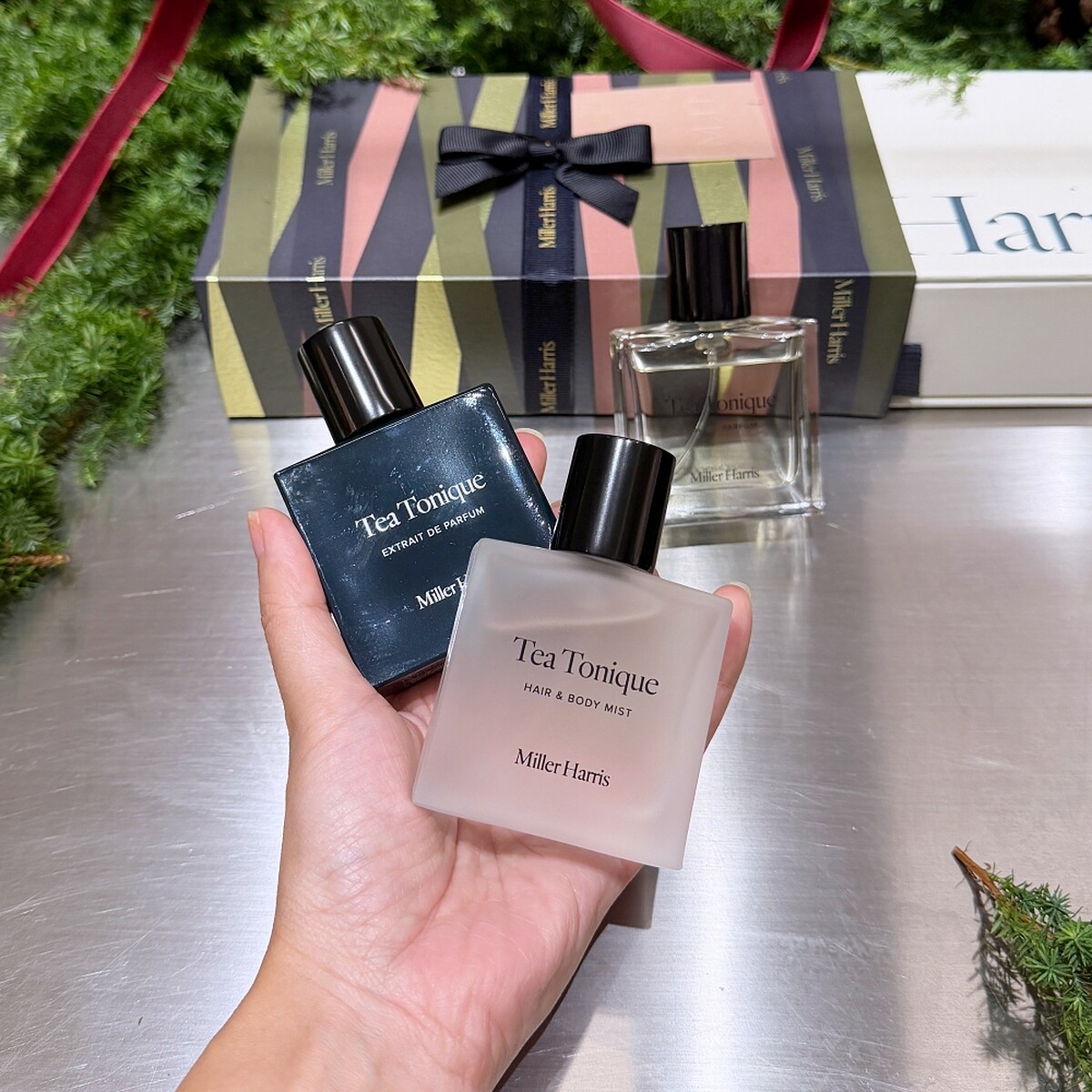 Miller Harris午後伯爵藏家禮盒中出現全新的午後伯爵濃香精、午後伯爵髮香噴霧。