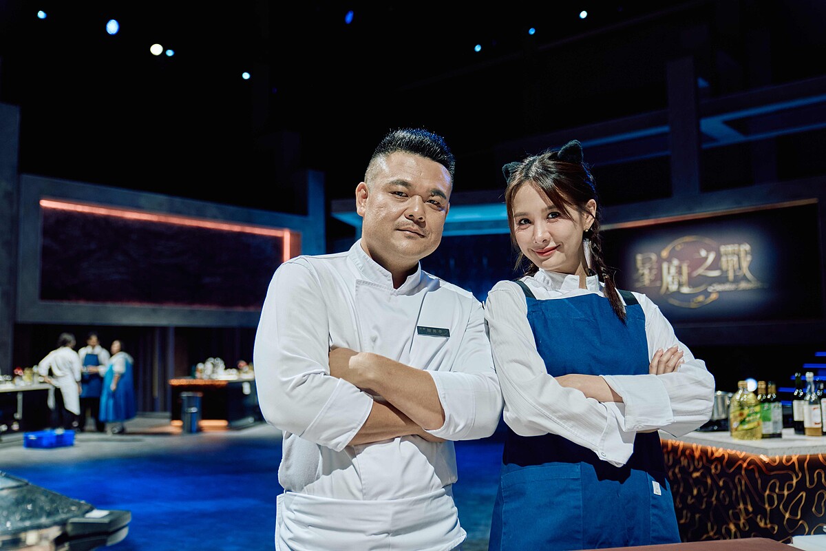 《星廚之戰》職人主廚陳勇孝、明星廚助安心亞節目劇照