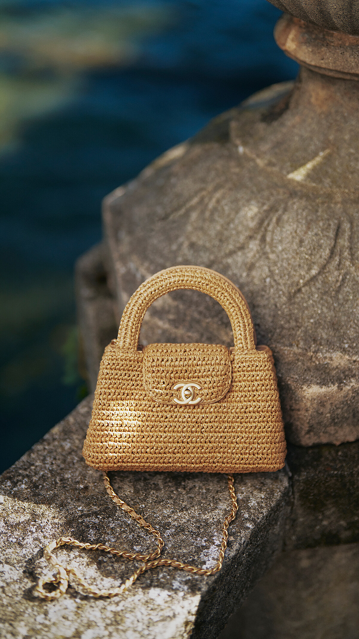 CHANEL 2025/26 Cruise 度假系列最新廣告。