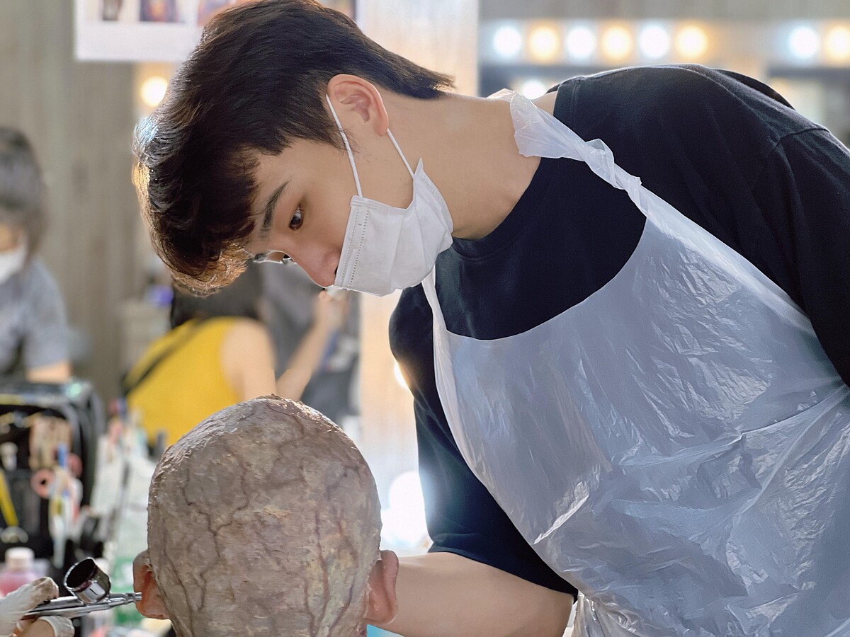 特效化妝儲旭工作照