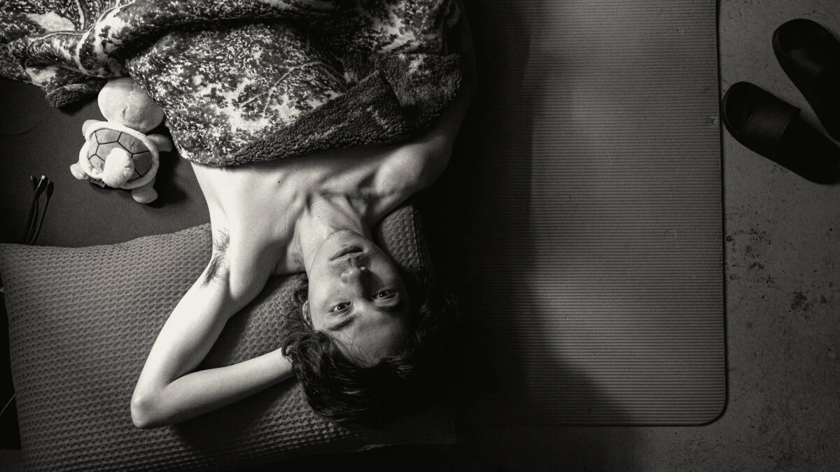 《眾生相》入圍金馬最佳劇情片！香港酷兒獨立電影5大重點：利用黑白視角呈現亂世中的親密與自我認同