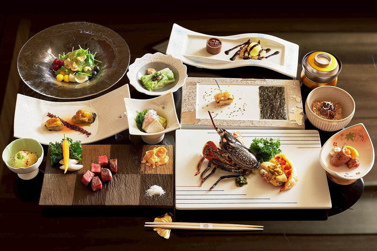 「鐵火旬響」晚間套餐。