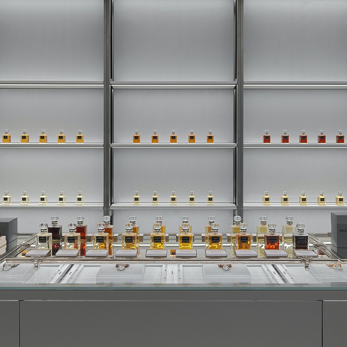 Balenciaga位於巴黎喬治五世大道10號的全新香氛精品店。