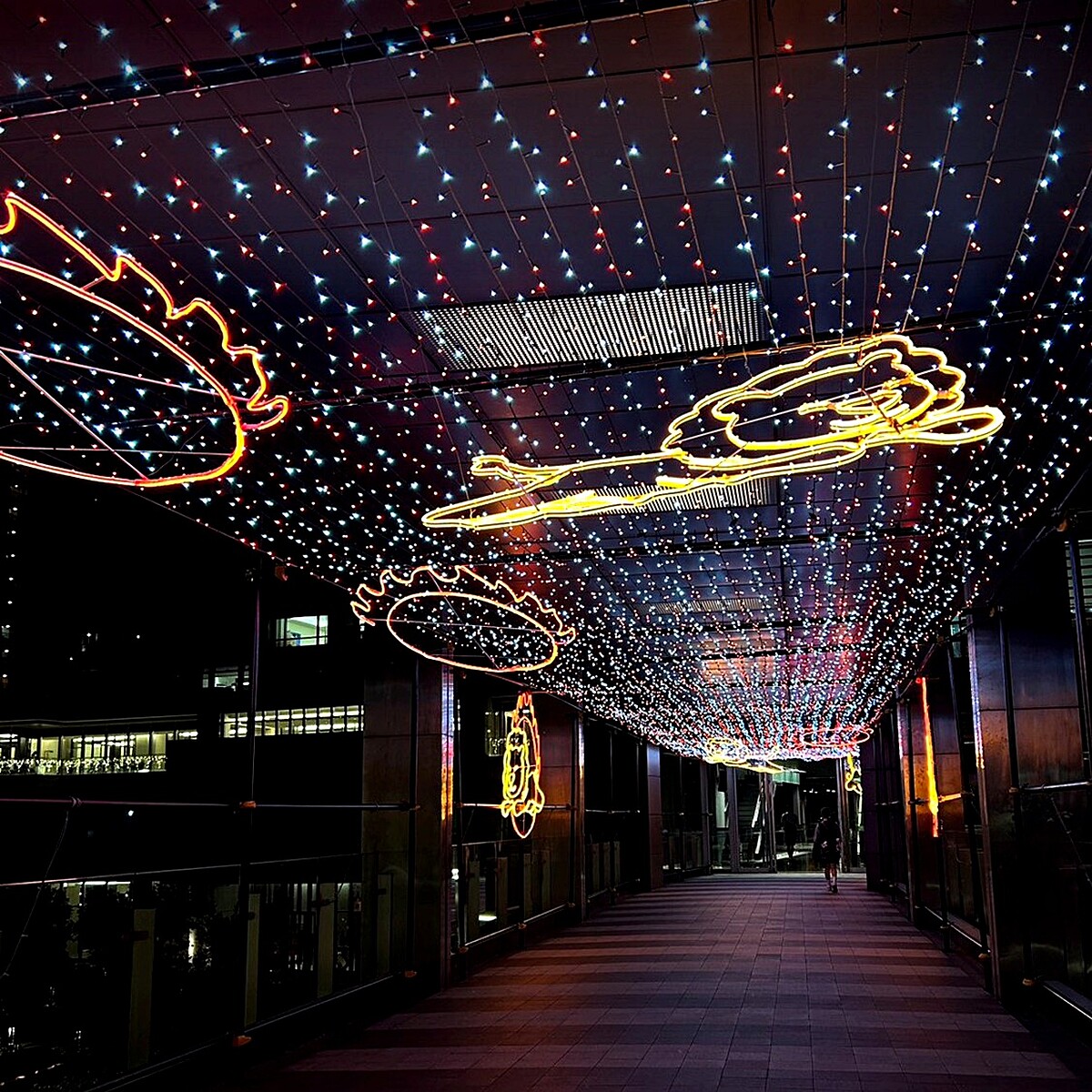 2025新北耶誕城 極限火圈表演 天橋燈飾