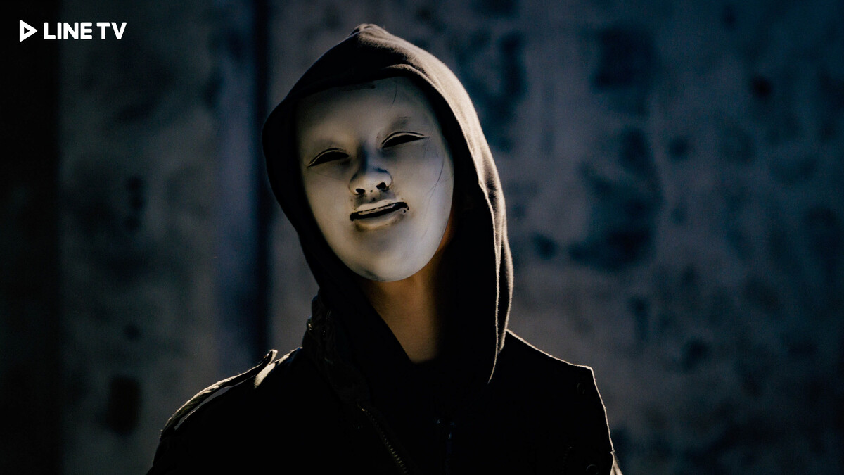 《黑白盒子》劇組用莫允雯臉模型打造面具。（圖／LINE TV提供）