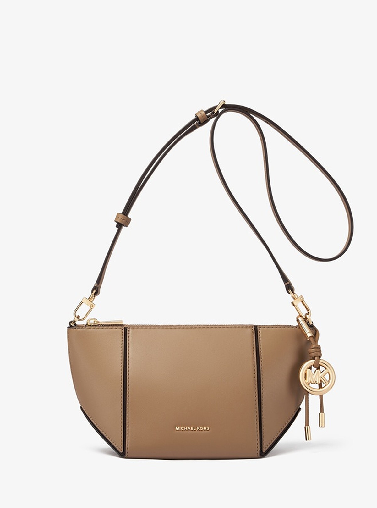 栗棕色小型肩背包，NT9,200。