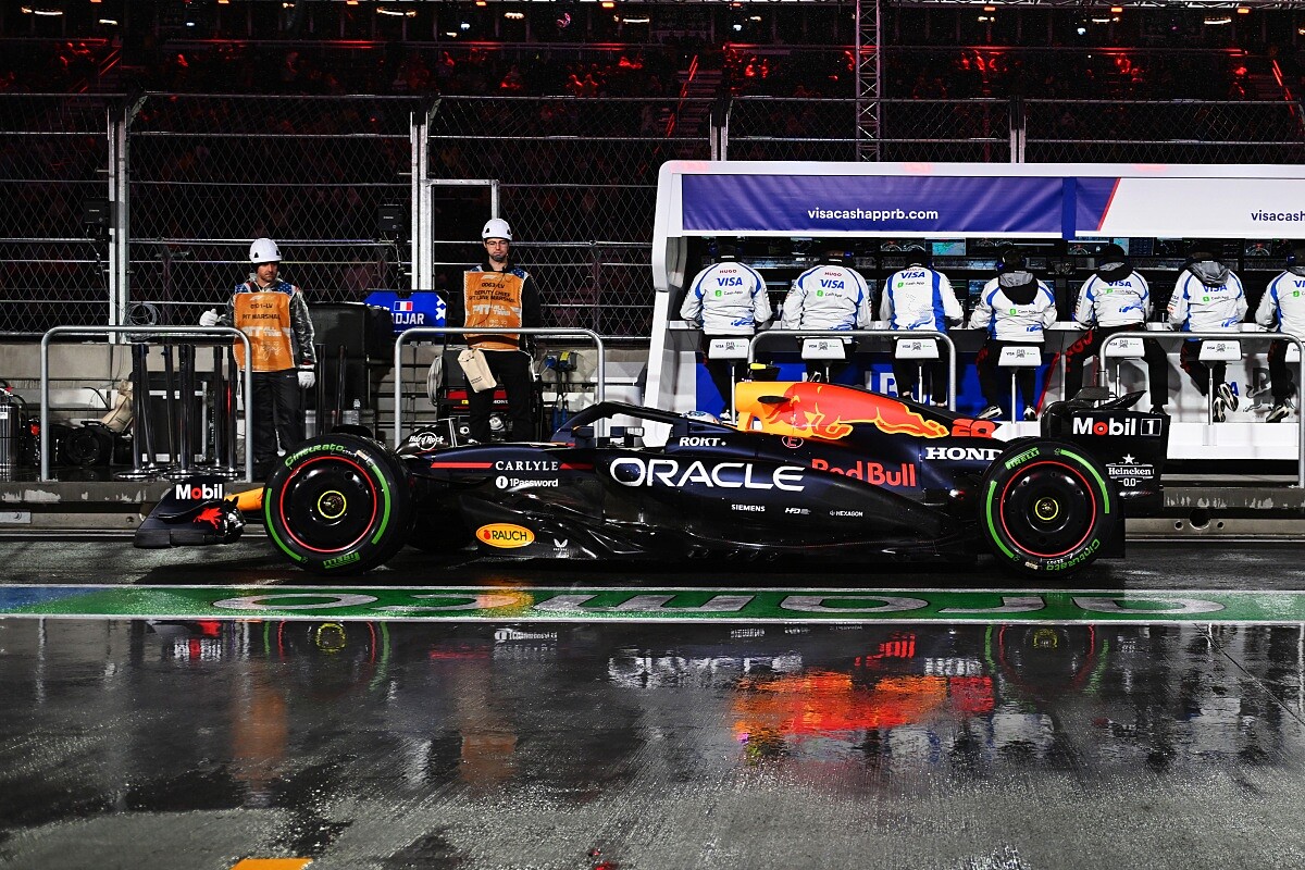 自由練習得仰賴各隊車手與工程師的現場調校。