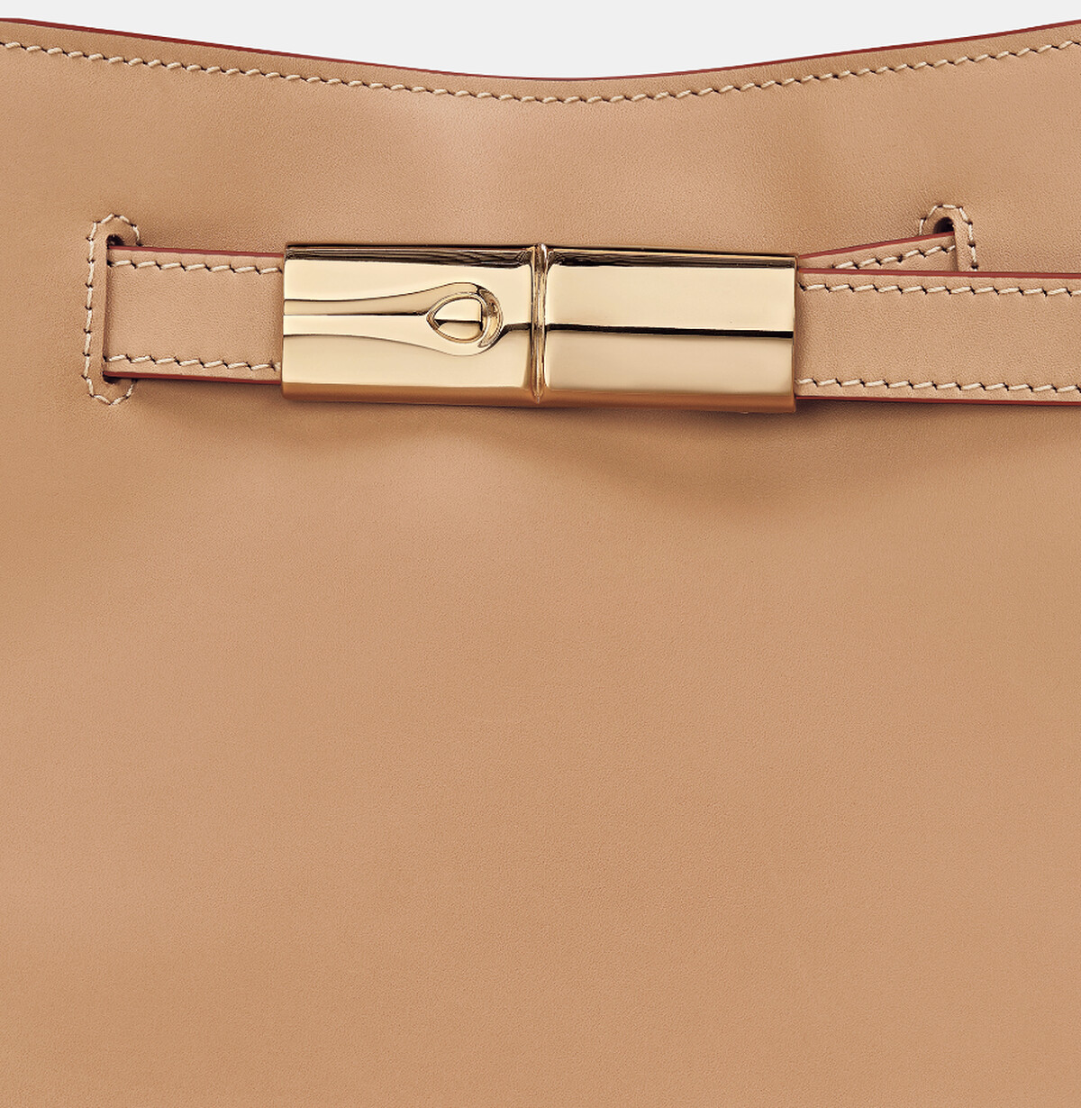 Longchamp 最新 Le Smart 包款。