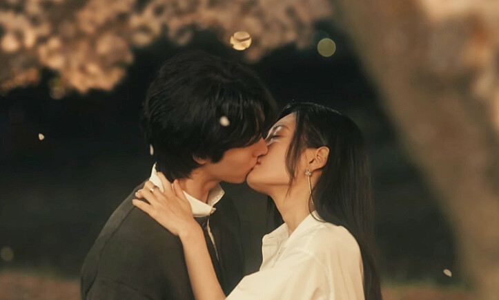 《一吻爆炸》男女配角也有吻戲!