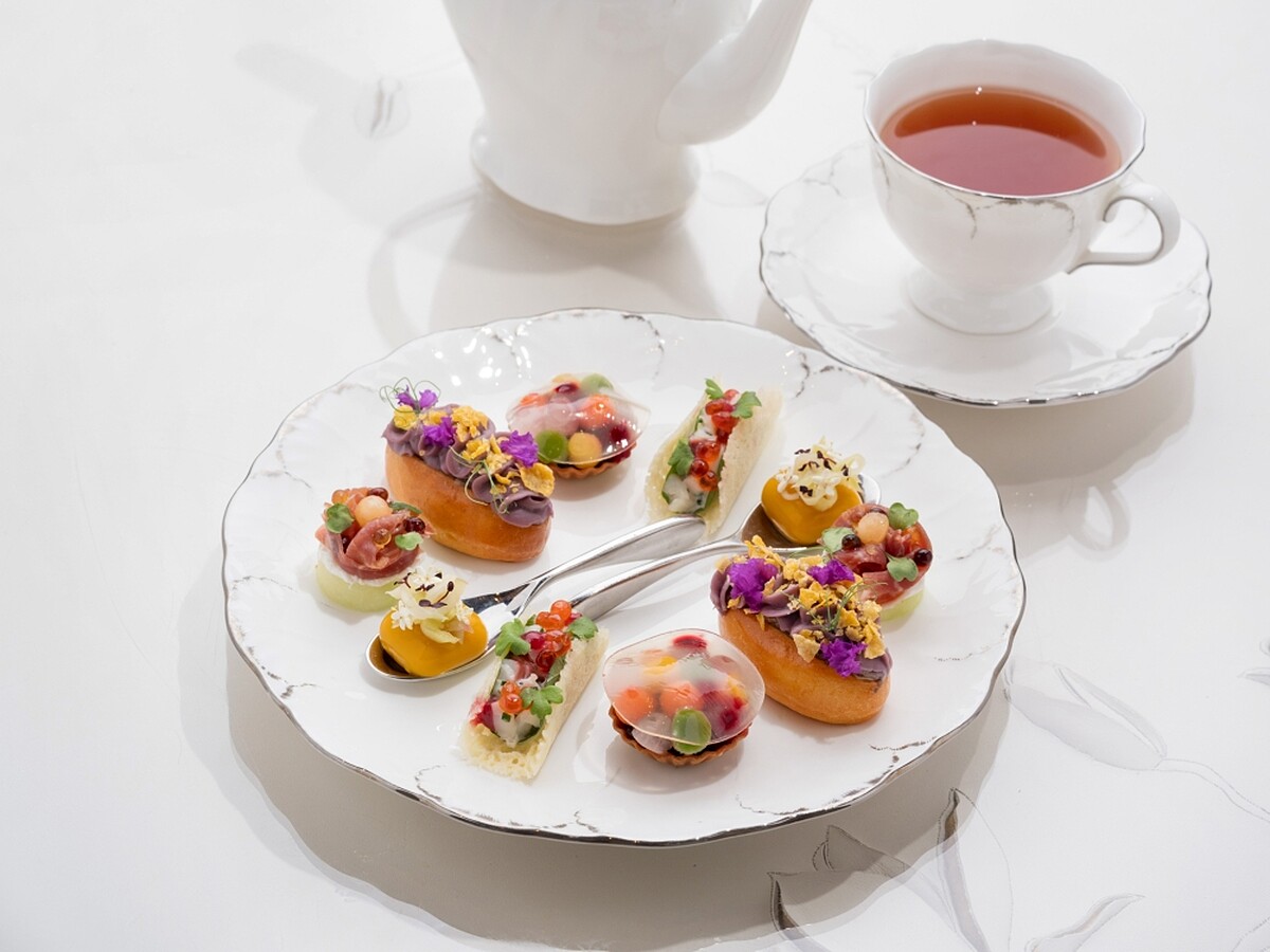 鹹點延續 Natura Biss&eacute; 所詮釋的精準之美哲學，主廚以草本蔬食結合鮮甜海韻與奢華食材的細膩平衡，於純粹風味間展演優雅而內蘊的美味層次(Photo/台北文華東方酒店)。