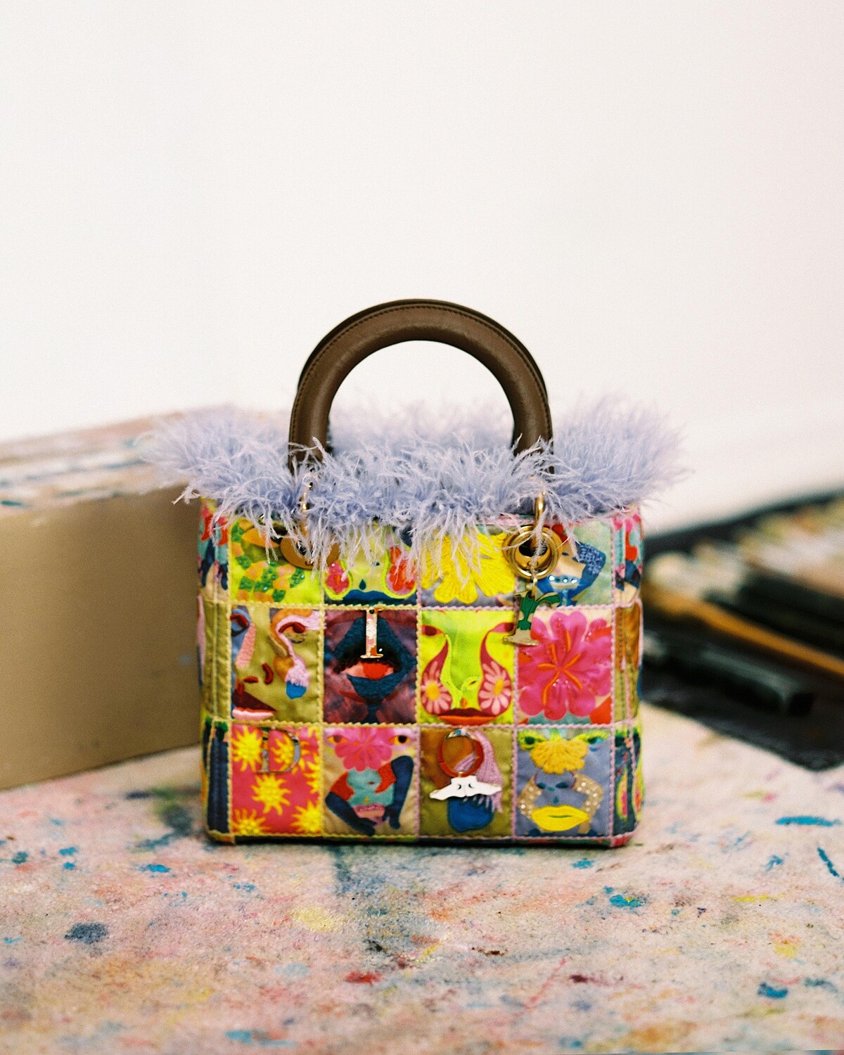 法國藝術家 In&egrave;s Longevial作品，&copy; Marion Berrin。