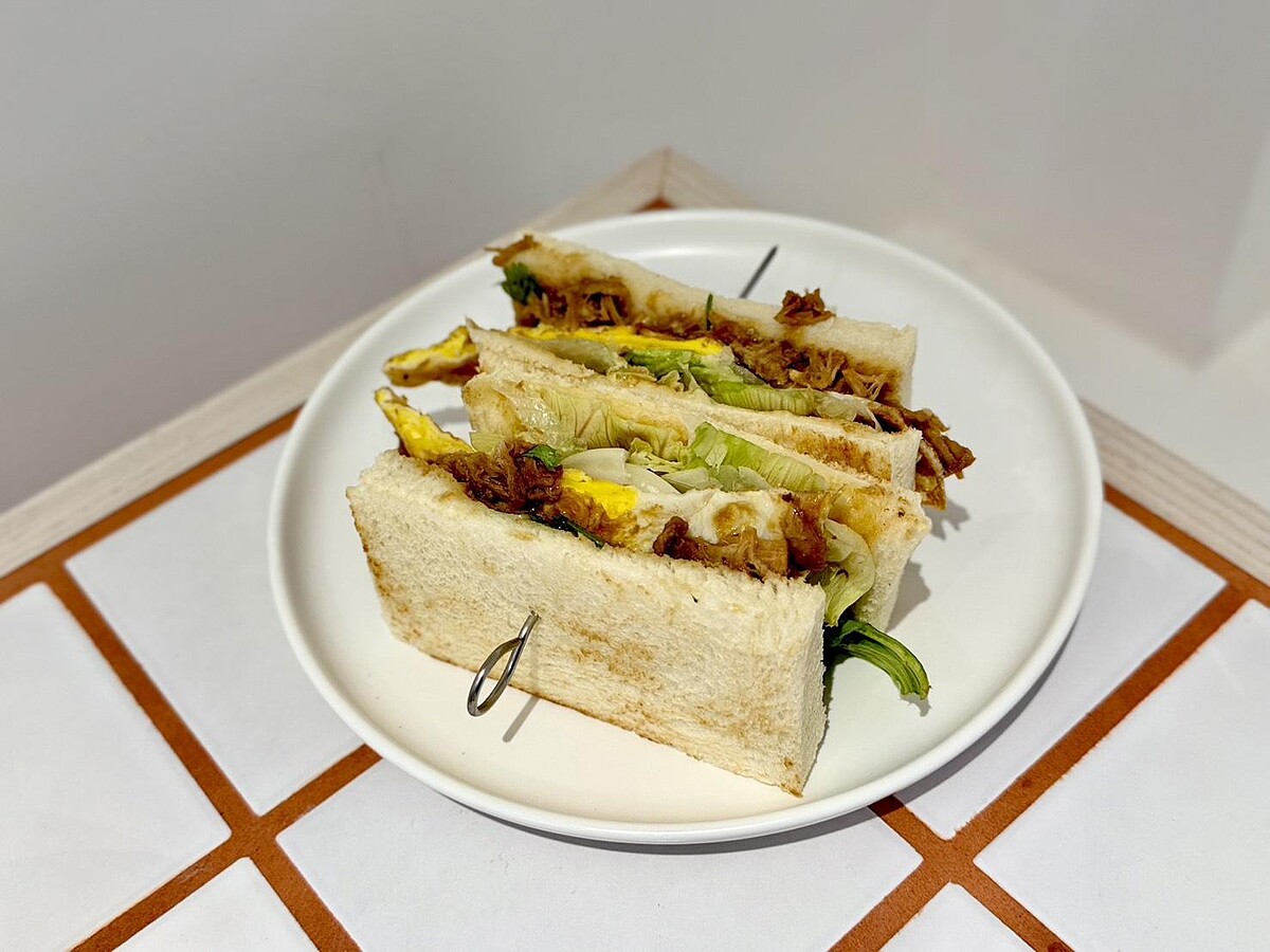 福來早餐招牌：燉肉吐司