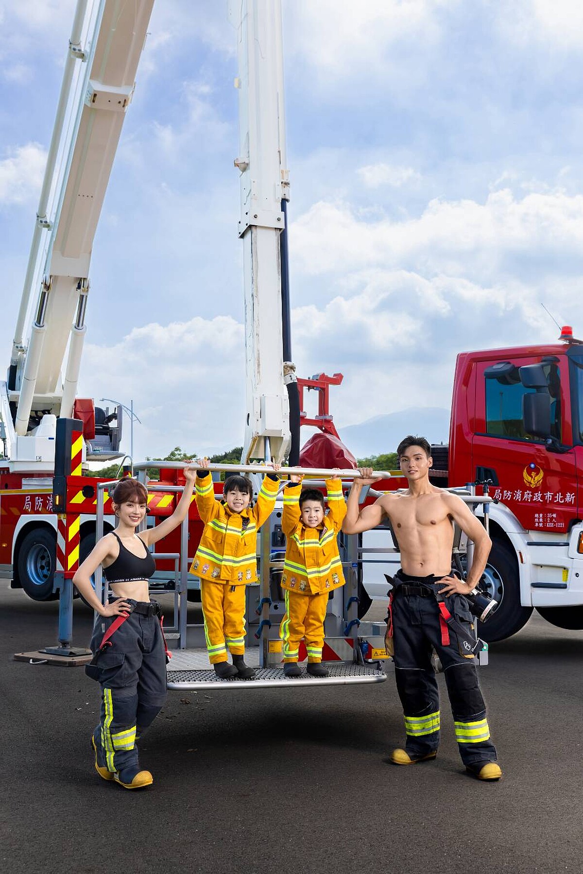 慈福分隊隊員邱治筌及南勢分隊救護義消蕭靜璣