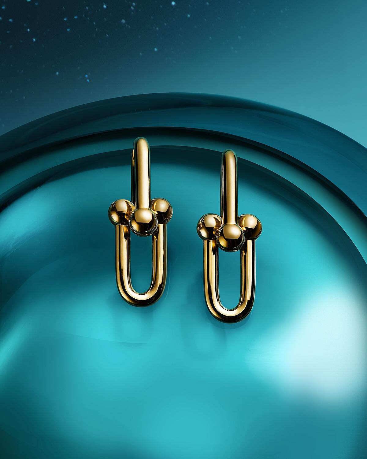 Tiffany HardWear 黃K金耳環,大型款,參考價格NTD 146,000