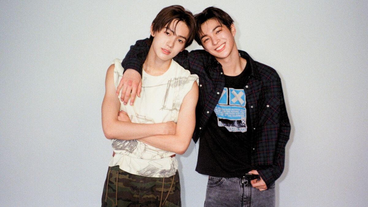 CORTIS 嚴成玹、安乾鎬分不清楚？3招認人技巧， 一次搞懂這對團體裡的雙胞胎