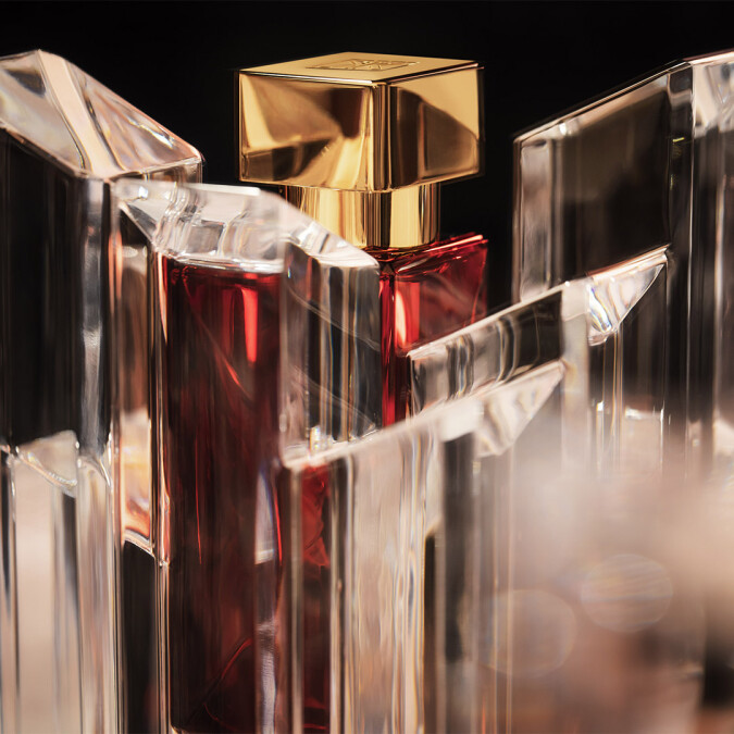 Maison Francis Kurkdjian水晶之燄限量工藝典藏版製作過程情境照。