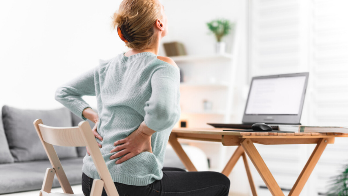 不是老化、也不是閃到腰，一變天就腰痠背痛？女性濕冷天必學「止痛大絕招」，3分鐘緩解放鬆
