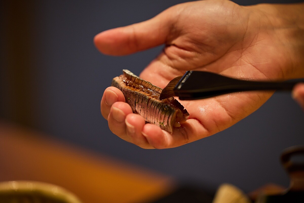 「二階」採用北海道七星米，依每日溫度調整浸泡時間，再拌入十年熟成赤醋。