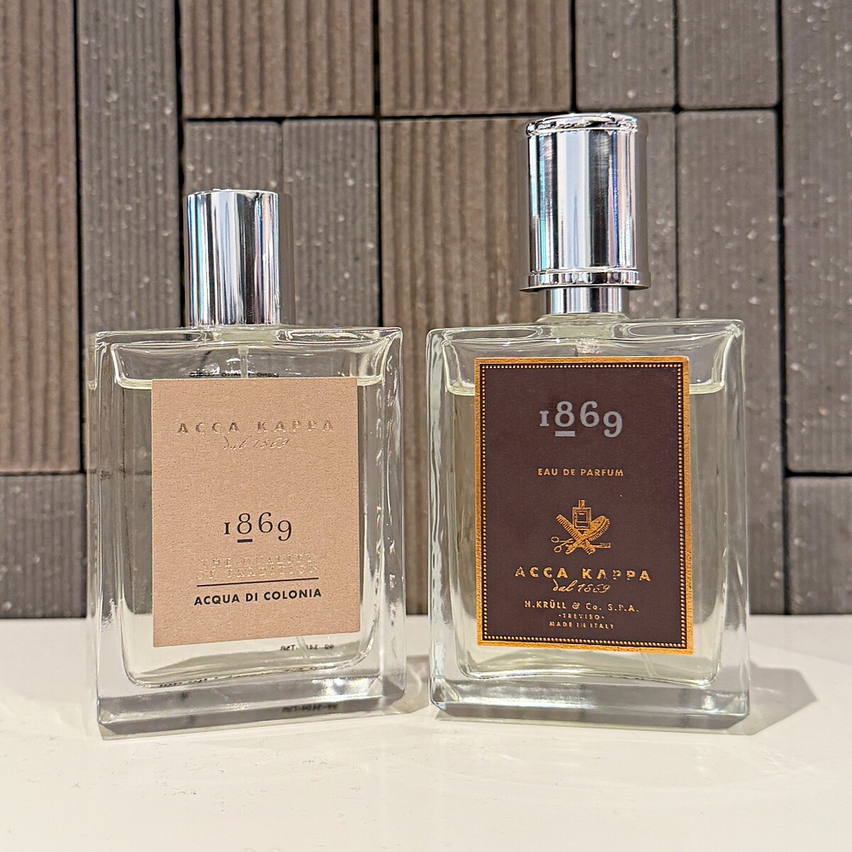 Acca Kappa(左)經典1869香水30ml,NT1,680、100ml,NT3,280、(右)經典1869淡香精15ml,NT1,320、100ml,NT5,180