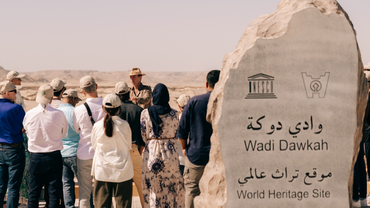 世界各地的媒體和將近20位調香師們親自來到瓦迪道卡，朝聖乳香的起源地。