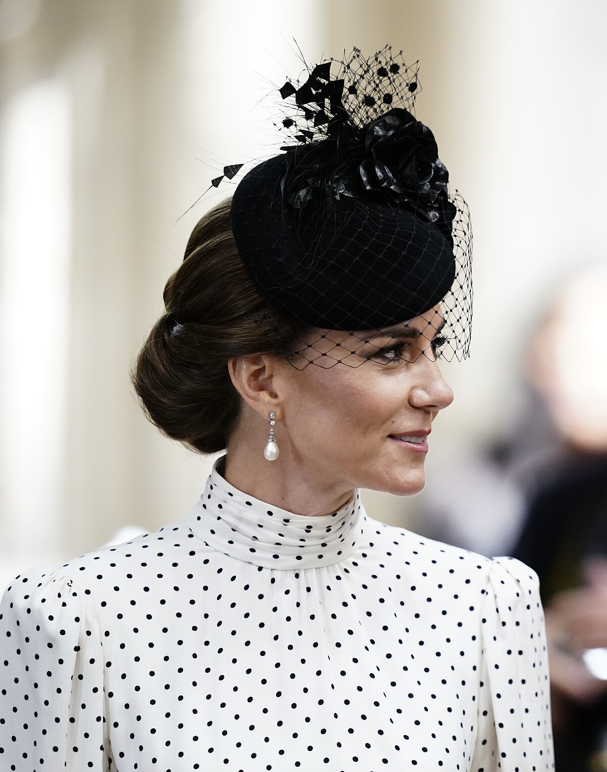 皇家的帽飾會依照場合來安排與搭配，非常有意思。