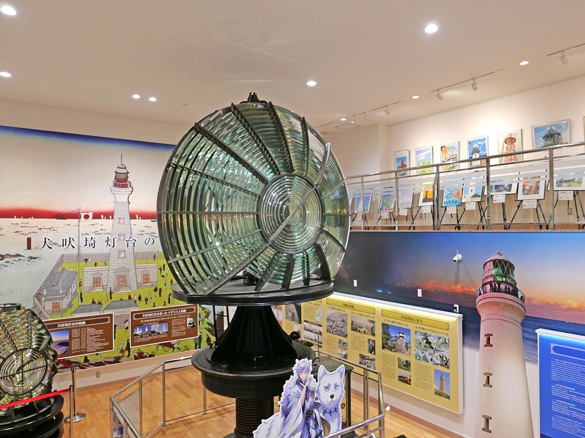 燈塔旁設有展覽空間。