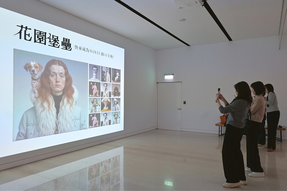 展場內的AI互動體驗區，邀請觀眾化身成為藝術家風格的畫中人。