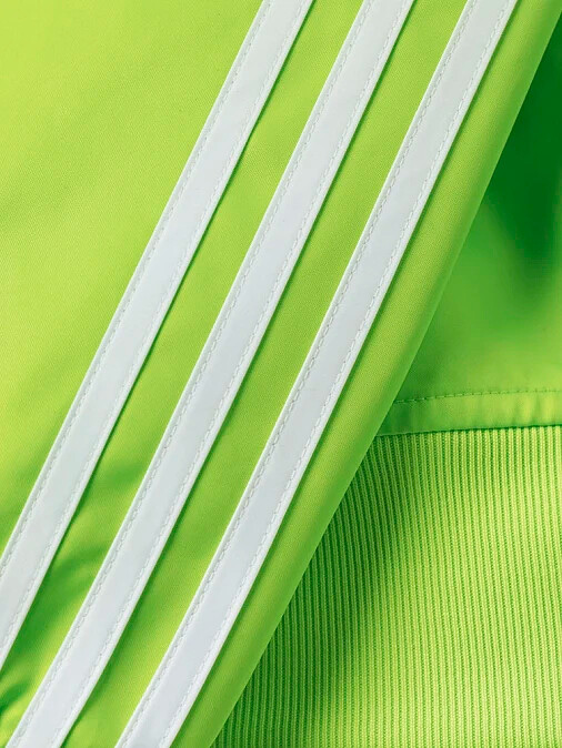 adidas Originals=Pharrell Williams Superstar螢光綠運動夾克