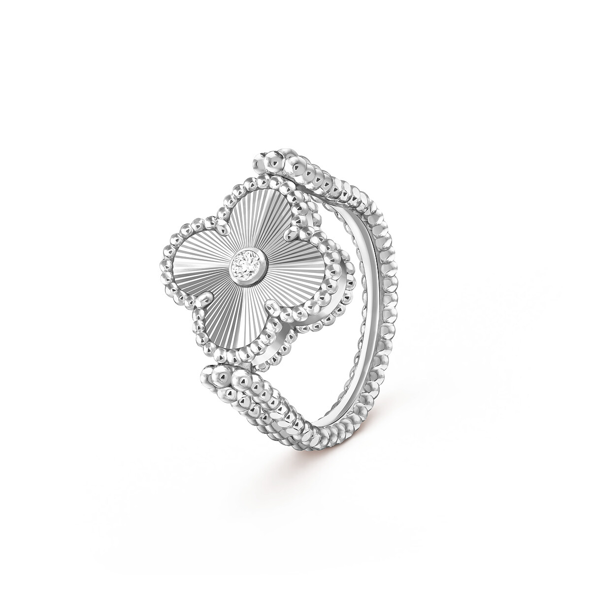 Vintage Alhambra雙面戒指_18K白金,鑲嵌玉髓及鑽石,建議售價:NT$230,000