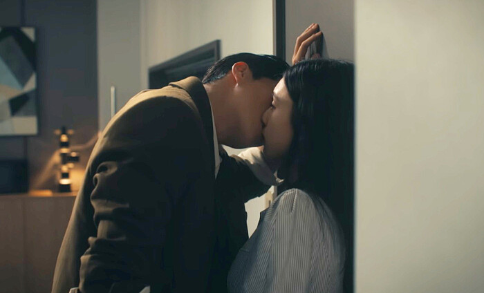 《一吻爆炸》停了幾集的吻戲復活 