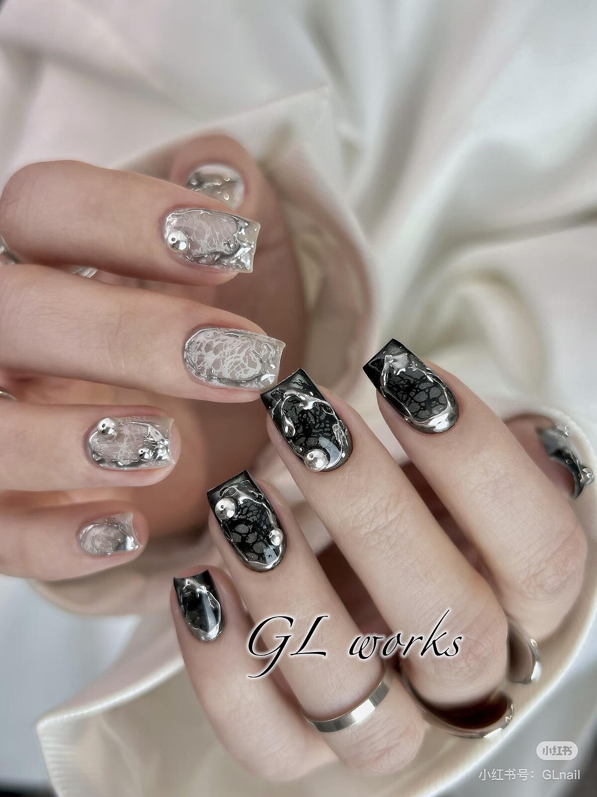 水瓶座美甲範本(Photo/小紅書@GLlulu)。