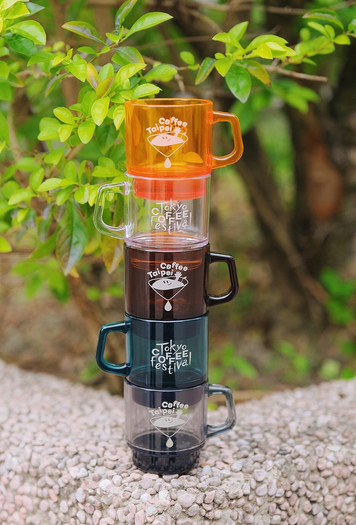 「聯名限定淺嚐杯」限量發售，搭配每張可兌換「啜飲券」，可以一次品飲多家名店咖啡，來場完整的咖啡巡禮體驗！