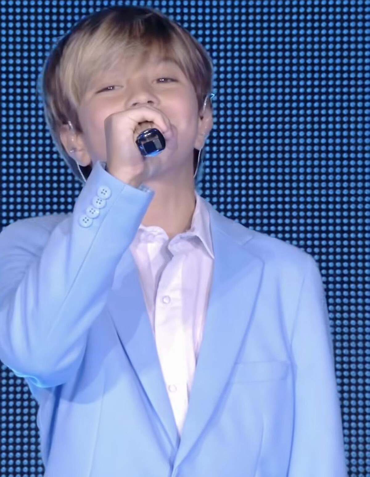 夏奇拉小兒字薩莎（Sasha Piqu&eacute; Mebarak）與他有許多相似之處，除了遺傳到漂亮的長相之外，也有如母親的好歌喉。