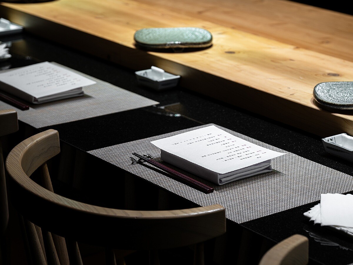 因此在「鮨毅」的菜單裡，熟食反而不是配角，而是整套菜單的主軸。