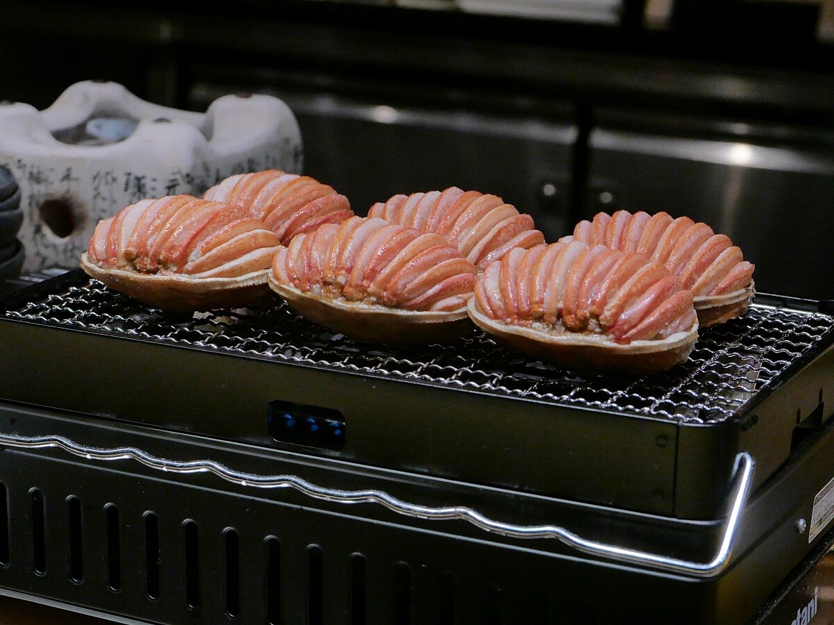 香箱蟹的外觀飽滿，視覺效果十足。