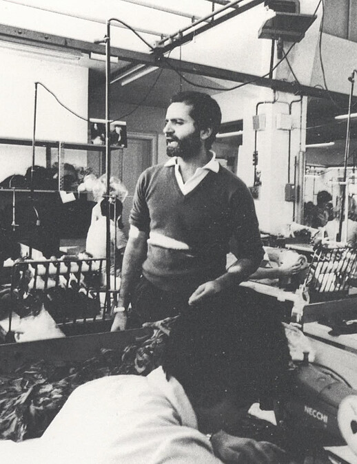 Donatella Versace在IG發了一篇文，祝哥哥生日快樂，而今天也是Versace加入Prada大家庭的日子，他始終記得哥哥臉上的笑容，最後表達他對哥哥的永遠思念。IG@donatella_versace。