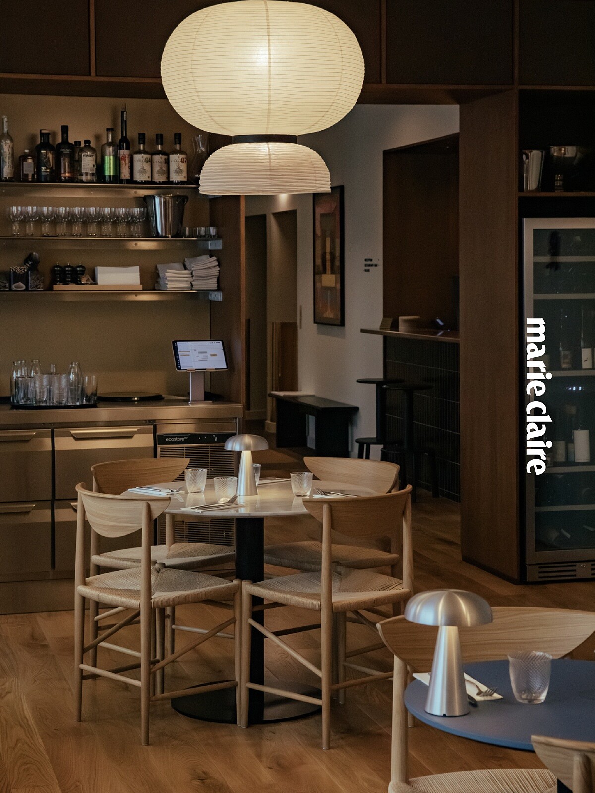 一樓的餐廳非常小巧迷人，提供旅客用餐之外也有對外營業，綜合餐點、服務和價位，是本次丹麥行讓人難忘的體驗之一。