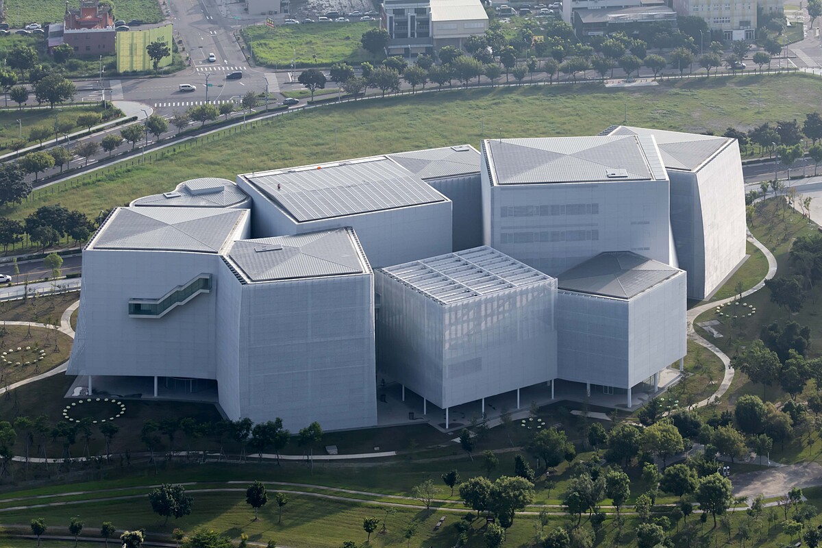 臺中綠美圖建築外觀空景。攝影:Iwan Baan