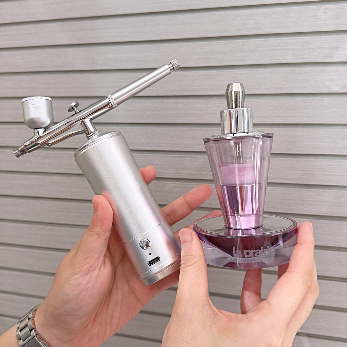 La Prairie鉑金臻稀活萃安瓶，搭配霧化機使用，吸收更有感。