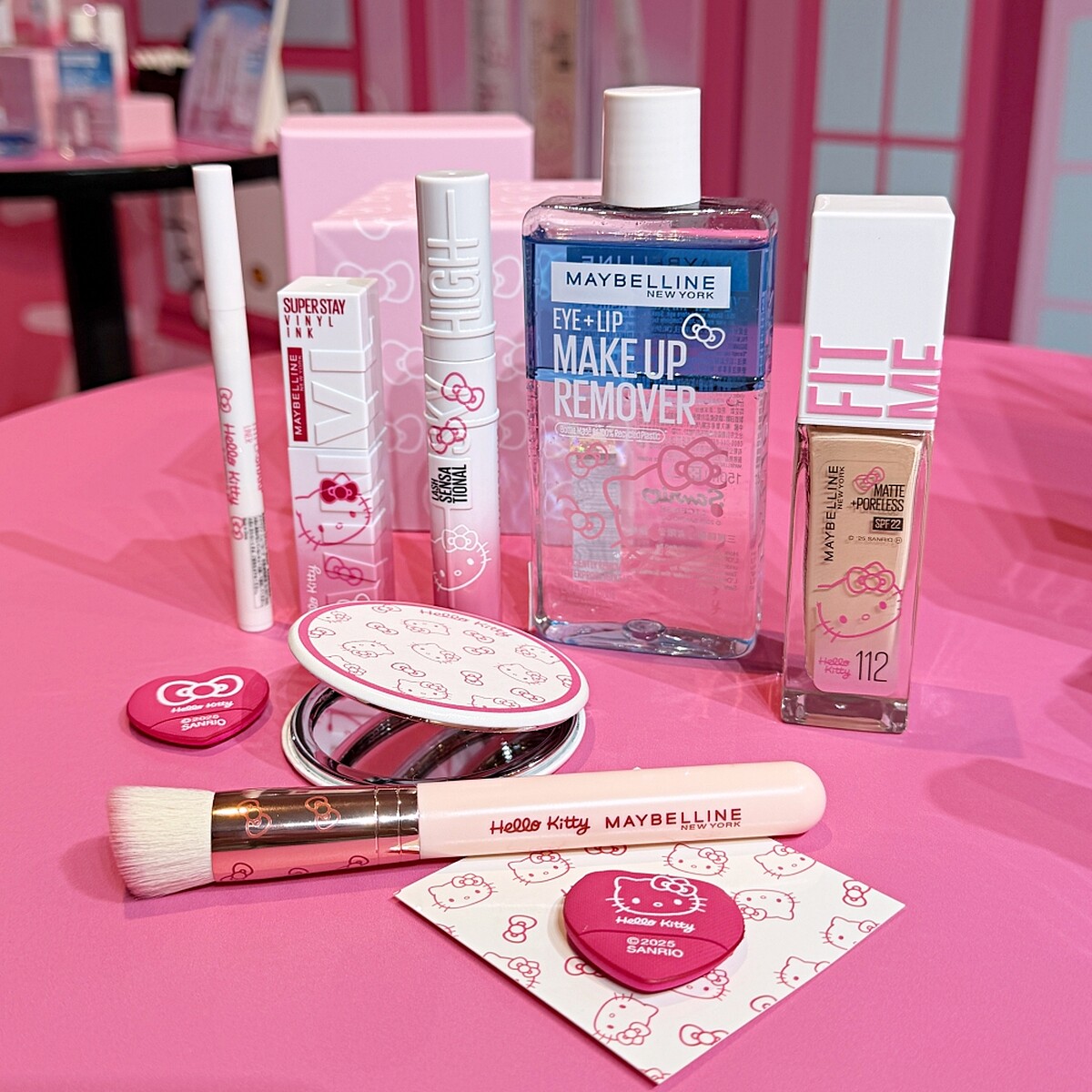 媚比琳 X Hello Kitty聯名全系列實品照。