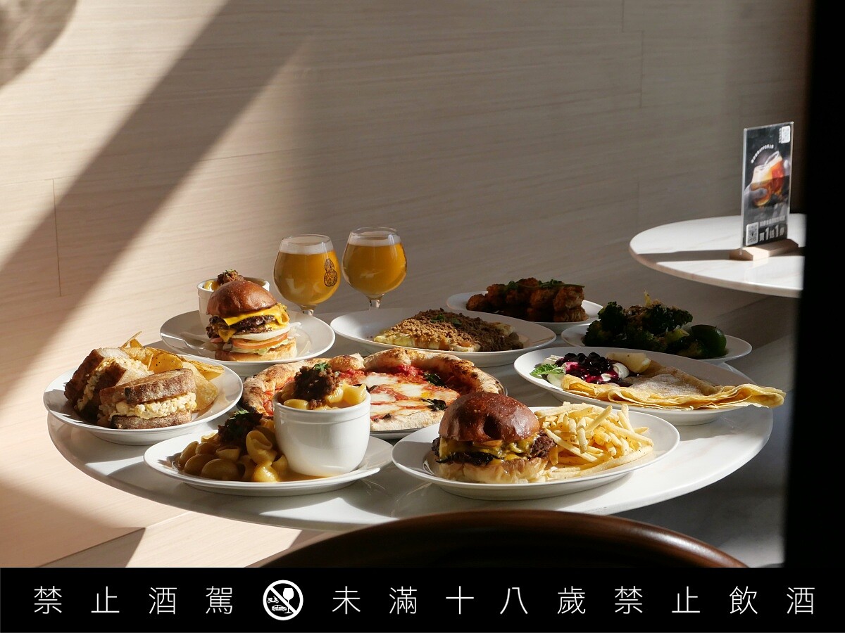 「臺虎臺南」是品牌首度以「完整餐廳」為前提設計的門市。